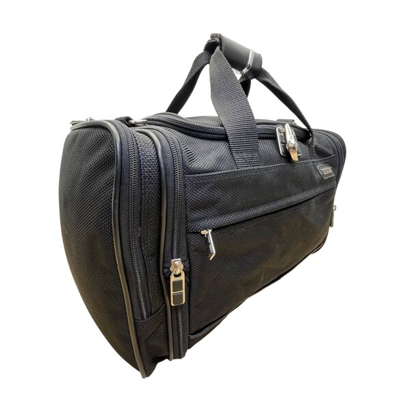 Metro XP Men’s Black Nylon Multi-Compartment Lock Secure Zip Travel Duffel Bag - Picture 4 of 15